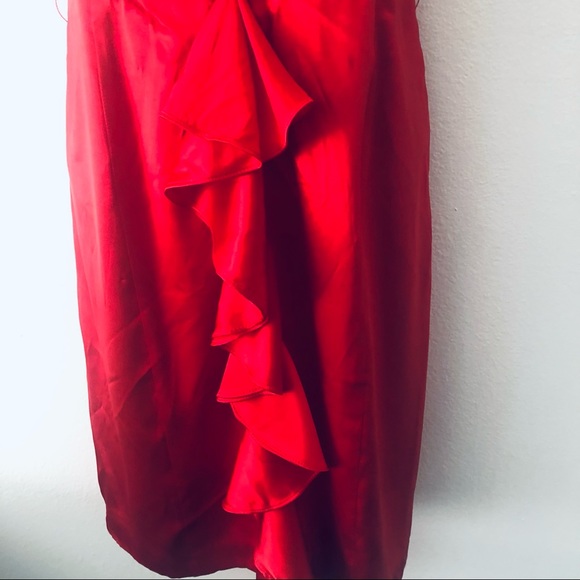 EXPRESS RED STRAPLESS DRESS SILK WITH RUFFLE DETAILS.SIZE 12 - Picture 8 of 9